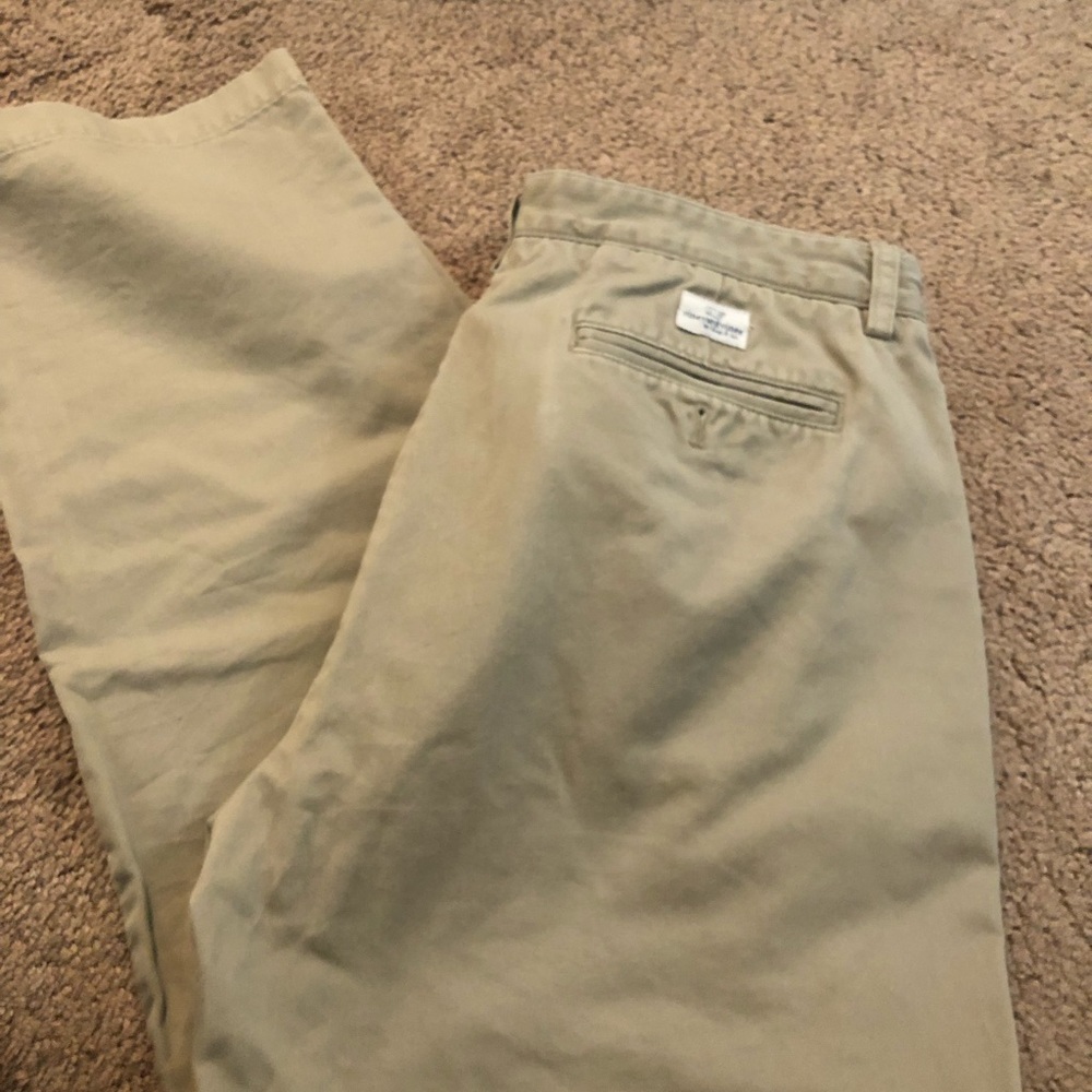 Vineyard Vines khakis 34x32